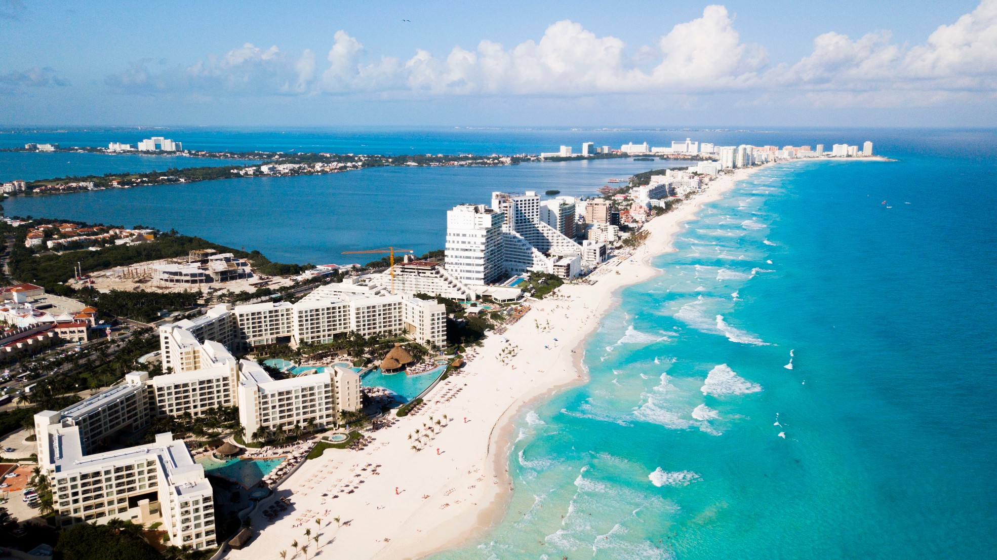 Private Jet Charter Flights Between London and Cancun