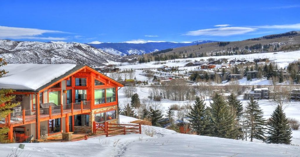 ASE Private Jet Charter Flights to Aspen/Pitkin County Airport