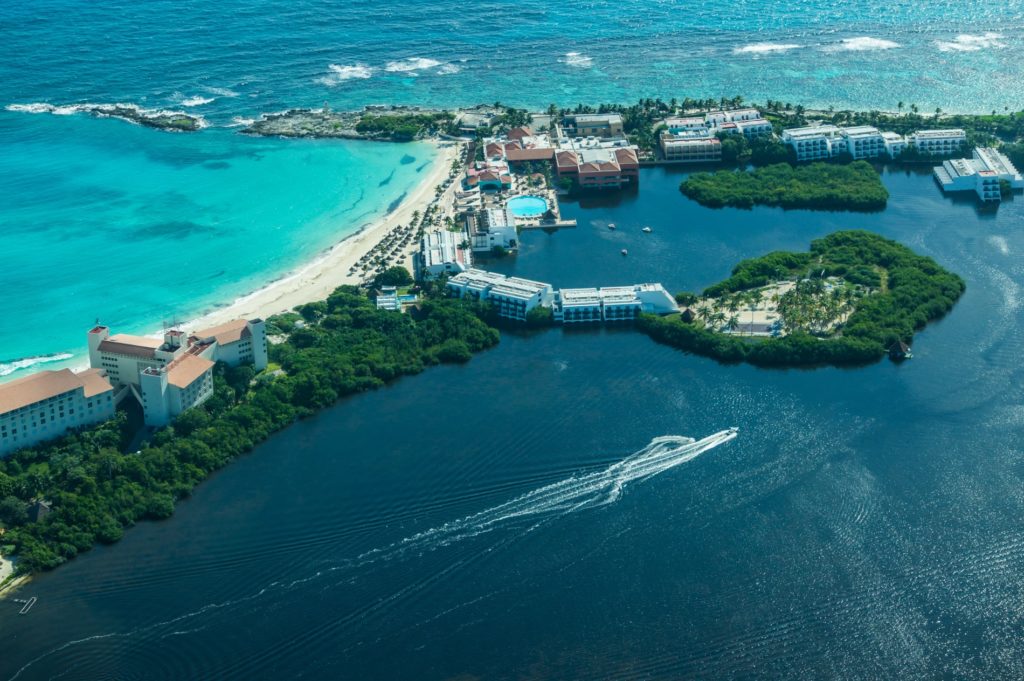 CUN Private Jet Charter Flights to Cancun International Airport